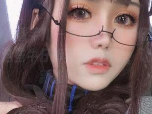 说真的，看芊川一笑MNK的牛仔裤套图分享，这些牛仔裤真是太绝了，让我想重新整理衣橱！