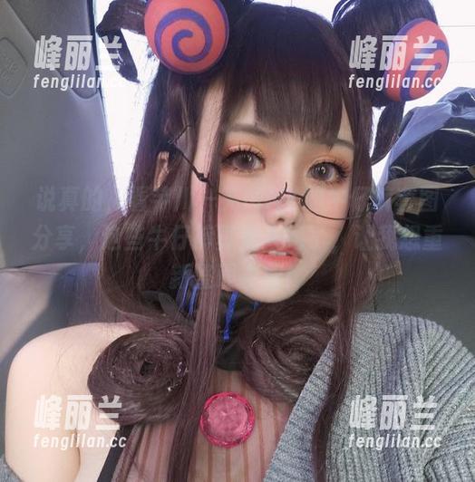 芊川一笑MNK 说真的,看芊川一笑MNK的牛仔裤套图分享,这些牛仔裤真是太绝了,让我想重新整理衣橱!