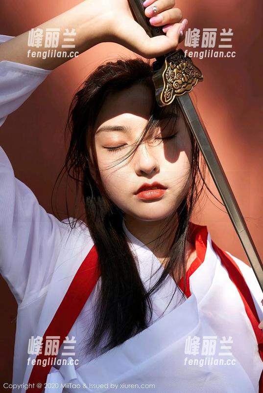 蜜桃社-Gina 蜜桃社 - 揭开Gina花嫁的神秘面纱!原图告诉你,新娘也有迷糊的一面!