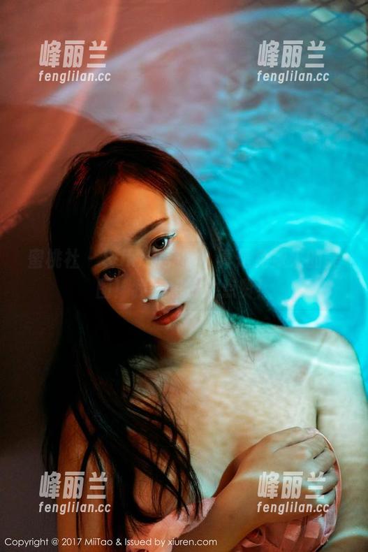 蜜桃社 - Suki的美腿，真是免费来的美图！我好想给她点赞！