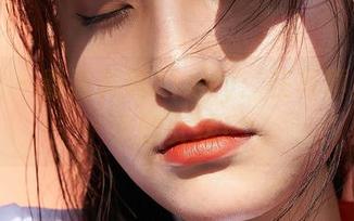 蜜桃社 – 看看佩琦Pinky：在写真里嗨翻天的女孩！