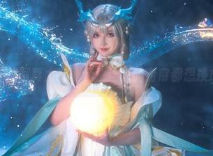 露儿大魔王的写真太有剧情，连我的窗帘都想换成这组合！
