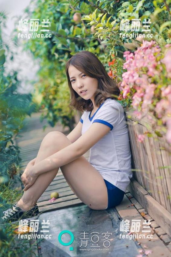 青豆客 - 不得不说，AZHUA的红裙合集让我的脑海里浮现了太多画面，下载走起！