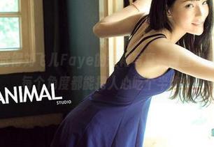 青豆客 – 我觉得刘飞儿Faye的短裙写真，简直是魔法，套图里每个角度都能把人心吃个半饱！
