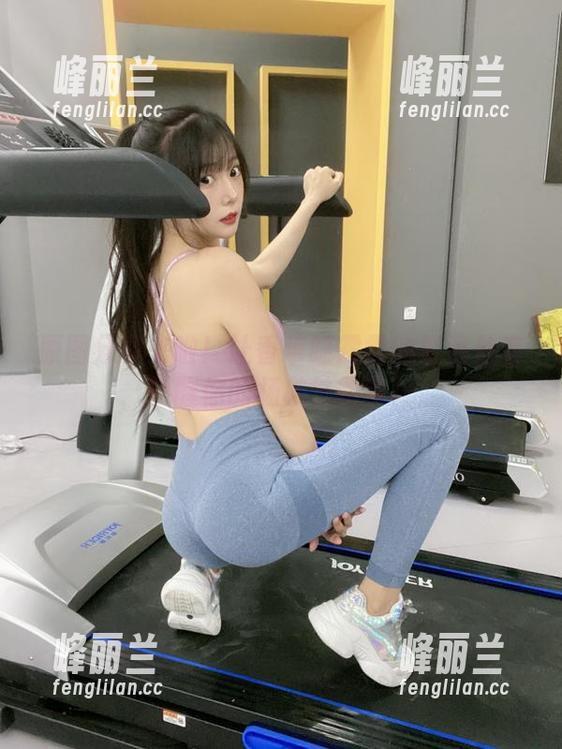 香草喵露露 原图分享来啦!让香草喵露露的紫色外套唤醒你的杨枝甘露梦!