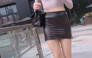 魔镜街拍：不只是一条紧身裤，女神们在高清写真集里闪耀！