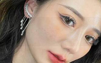 微密圈 – 黎允熙短裙：高清美图里藏了多少暧昧的小心思？