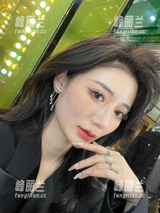 黎允熙 微密圈 - 黎允熙短裙:高清美图里藏了多少暧昧的小心思?
