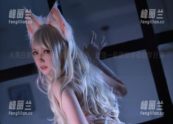 从黑白御猫的万圣节图片合集里，找到一些微微颤动的节日情绪吧！